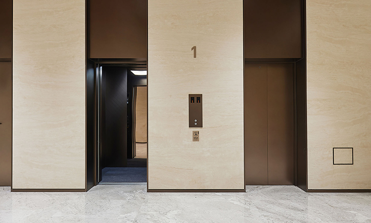 寫(xiě)字樓電梯口 寫(xiě)字樓電梯口